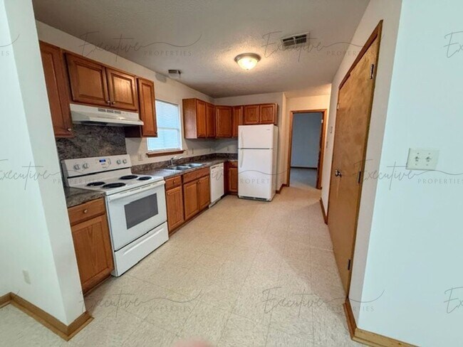 Building Photo - 2204 N Malcolm St