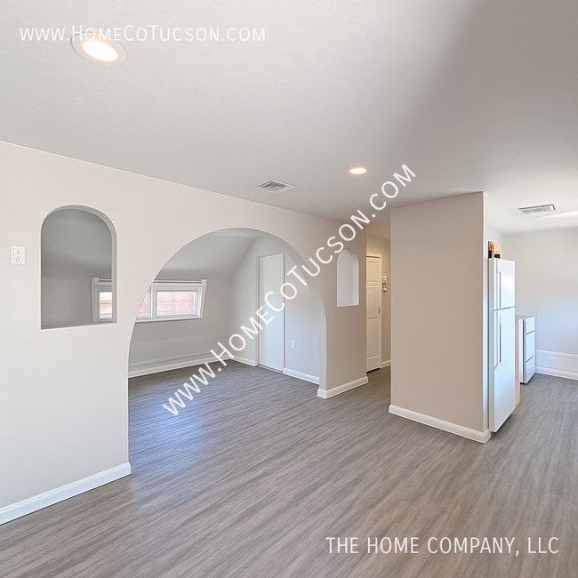 Primary Photo - 1104 W Ontario St