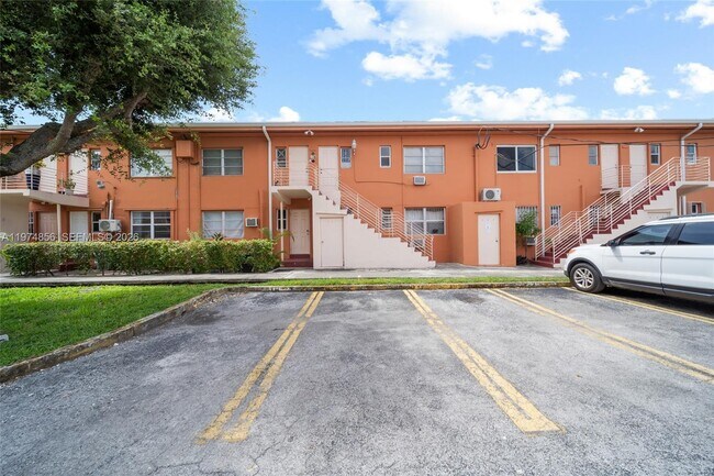 Building Photo - 3551 SW 10th St