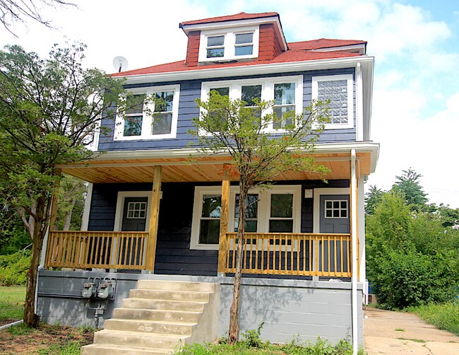 Building Photo - 4422 Maxwell St