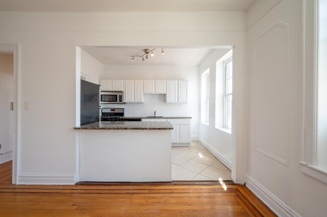 Building Photo - 340 Fairmount Ave
