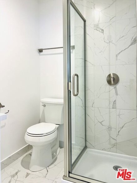 Building Photo - 815 W Glenoaks Blvd