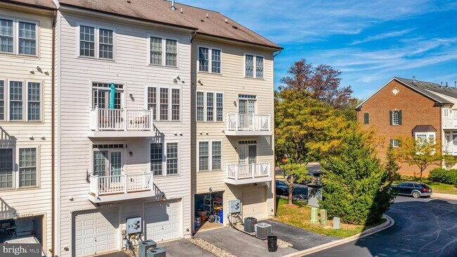Building Photo - 3687 Spring Hollow Ln