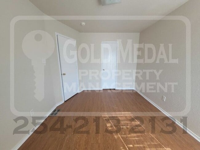 Building Photo - Charming 3-bed, 2-bath fourplex located in southwest Killeen. - Now available for rent!