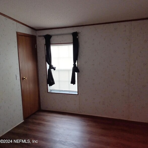 Building Photo - 463 Logan Ave