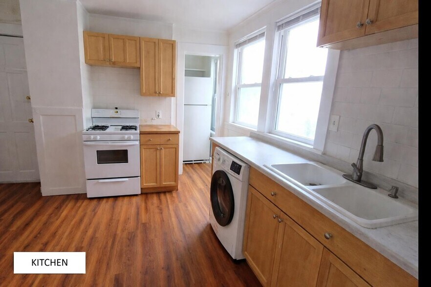 Building Photo - 257 Highland Ave