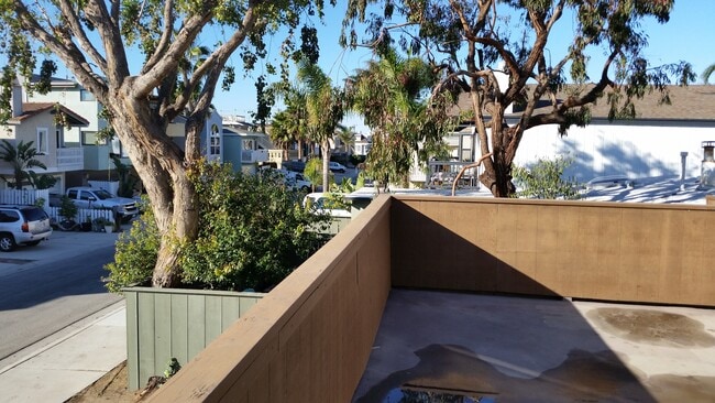 Building Photo - 289 Melrose Dr