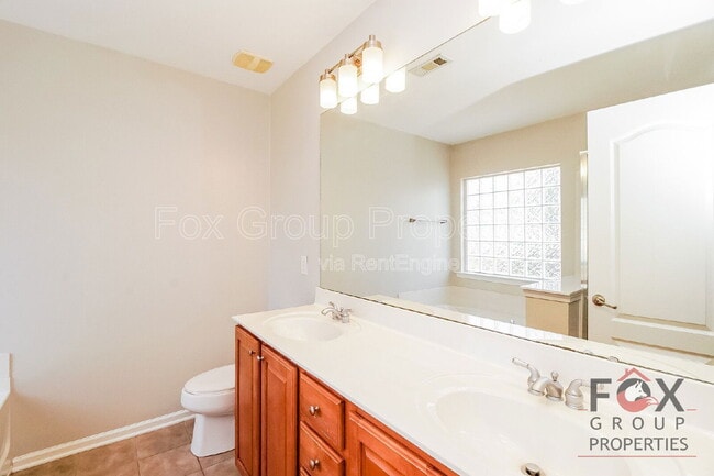 Building Photo - 9017 Socata Way