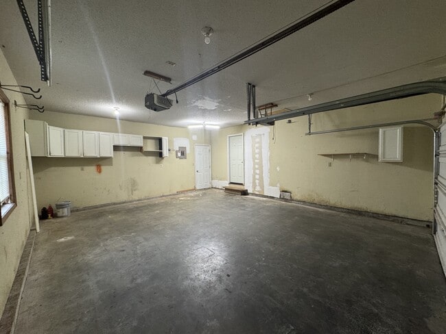 Building Photo - 125 SE 240th Rd