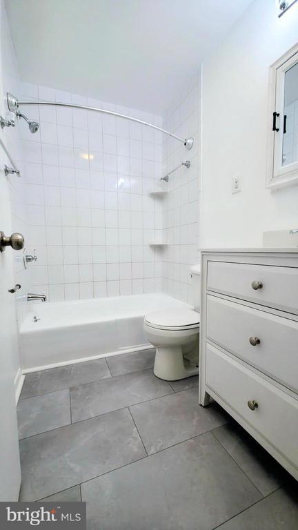 Building Photo - 10636 Montrose Ave