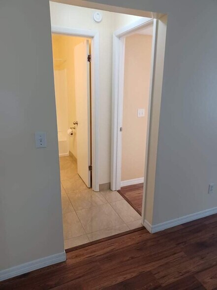 Building Photo - 129 Reserve Cir