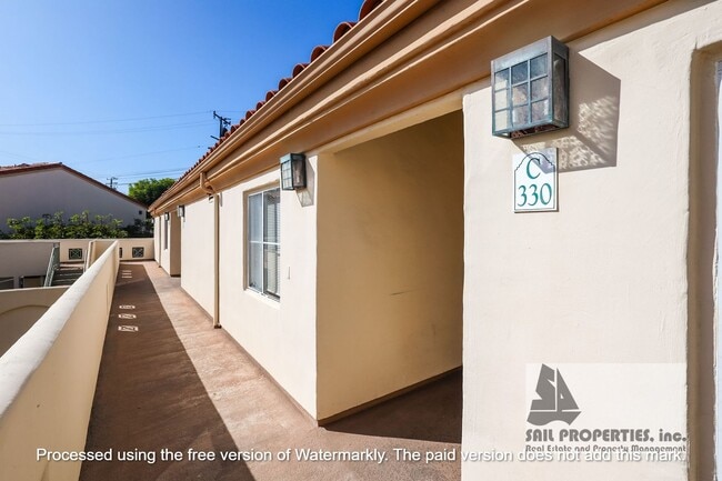 Building Photo - Stylish 3-Bedroom Condo in Gated Torrance ...