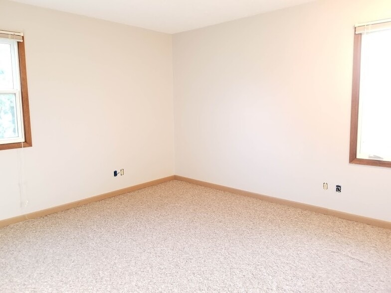 Building Photo - 1050 1/2 S Jones Blvd