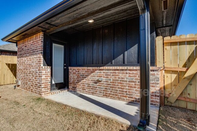 Building Photo - 11605 Mackenzie Wy