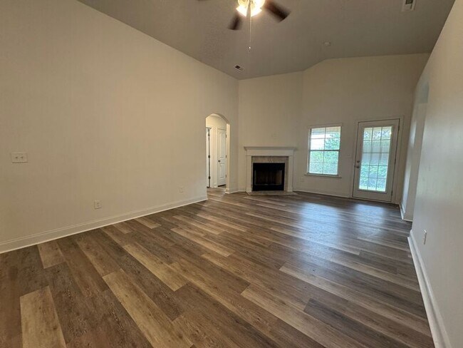Building Photo - 110 Tybee Dr