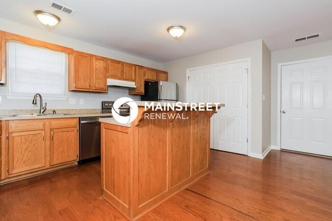 Building Photo - 3 Bedroom Pet-Friendly Home in Nicholasvil...