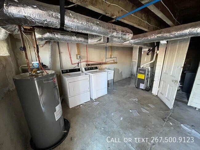 Building Photo - 6841 Lynford St