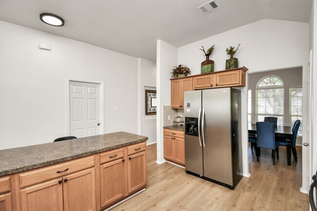 Building Photo - 19931 Roycroft Ln