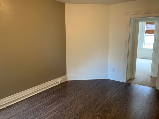Building Photo - 29 Welsford St