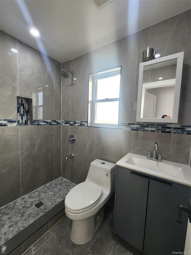 Building Photo - 330 Taylor Ave