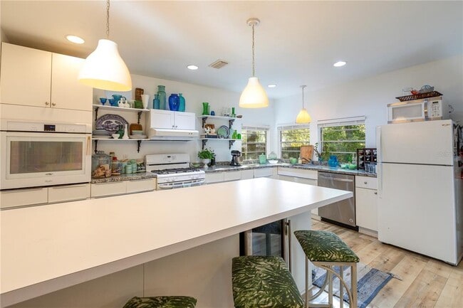 Building Photo - 310 NW 8th St