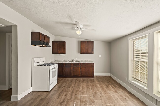 Building Photo - 3419 Illinois St