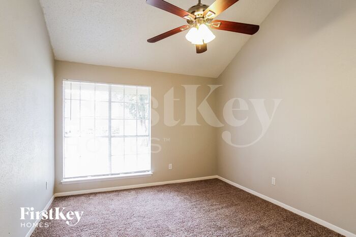 Building Photo - 5430 Santrey Dr