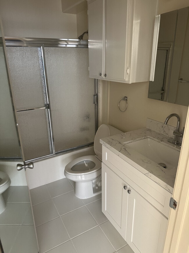 Building Photo - 3621 Westwood Townhomes