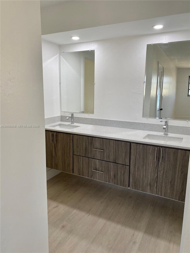 Building Photo - 8947 SW 149th Pl