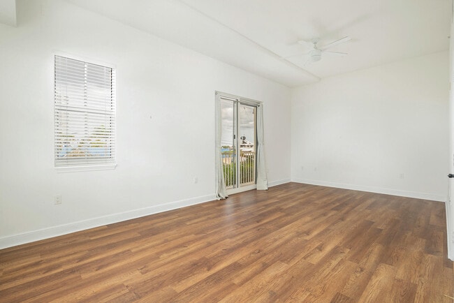 Building Photo - 3960 N Flagler Dr