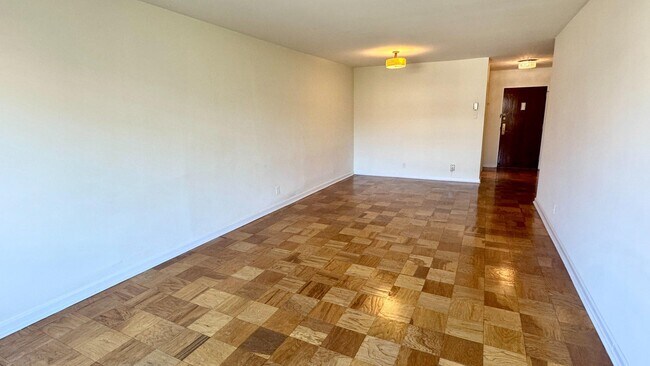 Building Photo - 1425 4th St SW