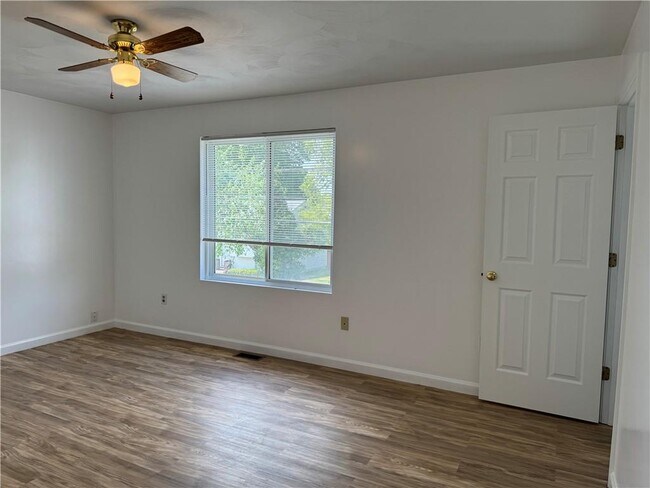 Building Photo - 364 Harrington Ave