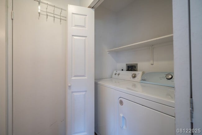 Building Photo - 2br/1ba/2pkg Townhouse in Mililani