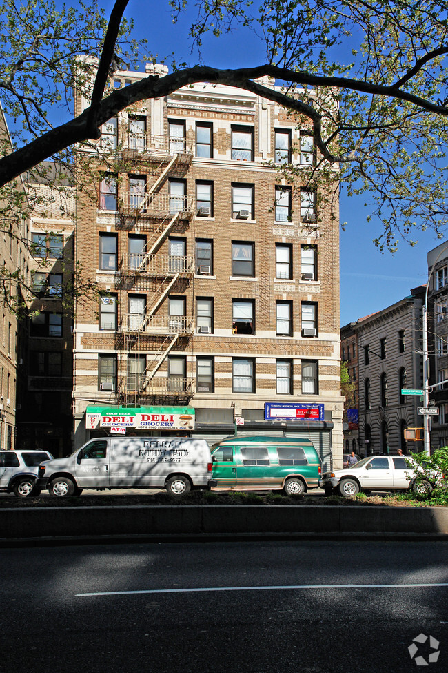 Building Photo - The Strathmore