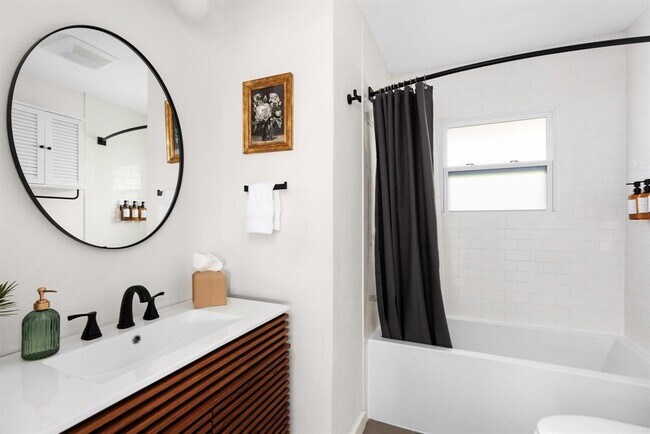 Building Photo - 8814 Laverty Pl