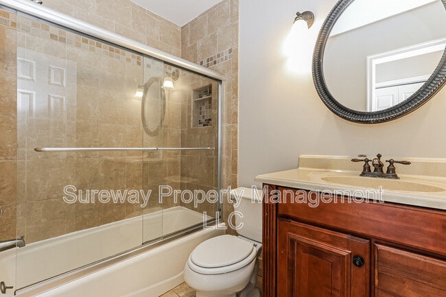 Building Photo - 29 Franklin Dr