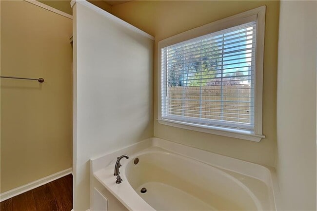 Building Photo - 3165 Bellestone Ct