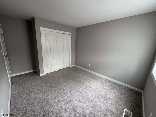 Building Photo - 85 Shady Ln