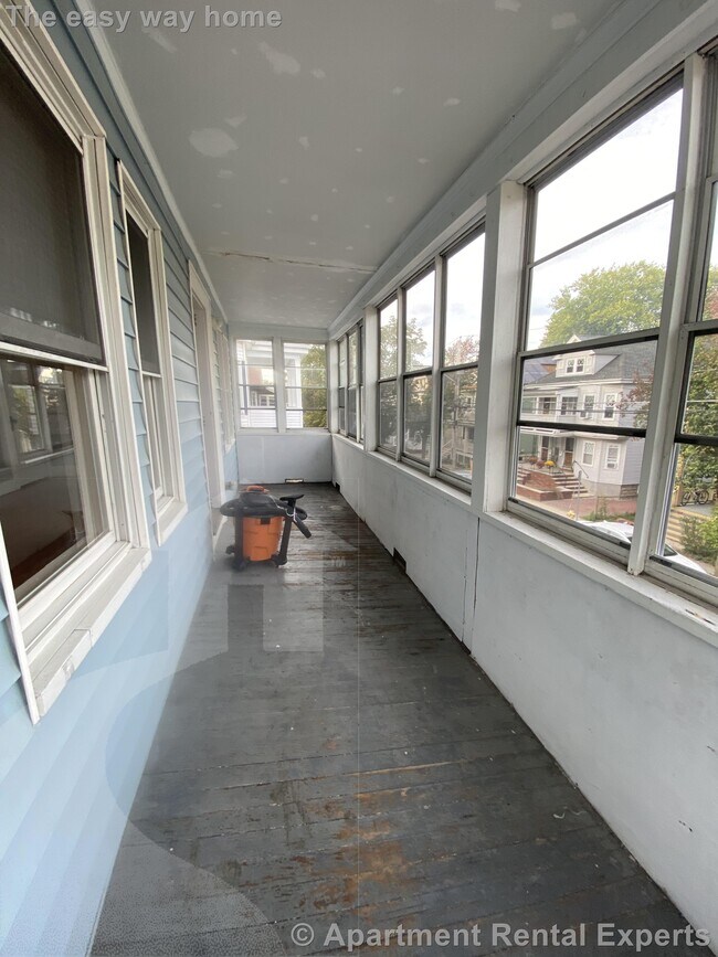 Building Photo - 67 Bristol Rd