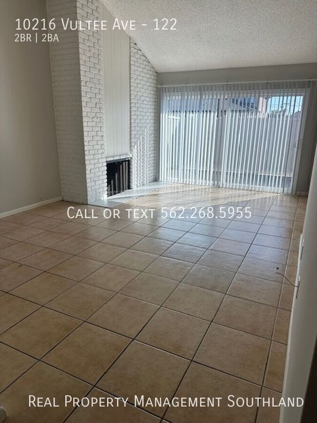 Building Photo - Newly Renovated 2 Bedroom/ 2 Bath Spacious...