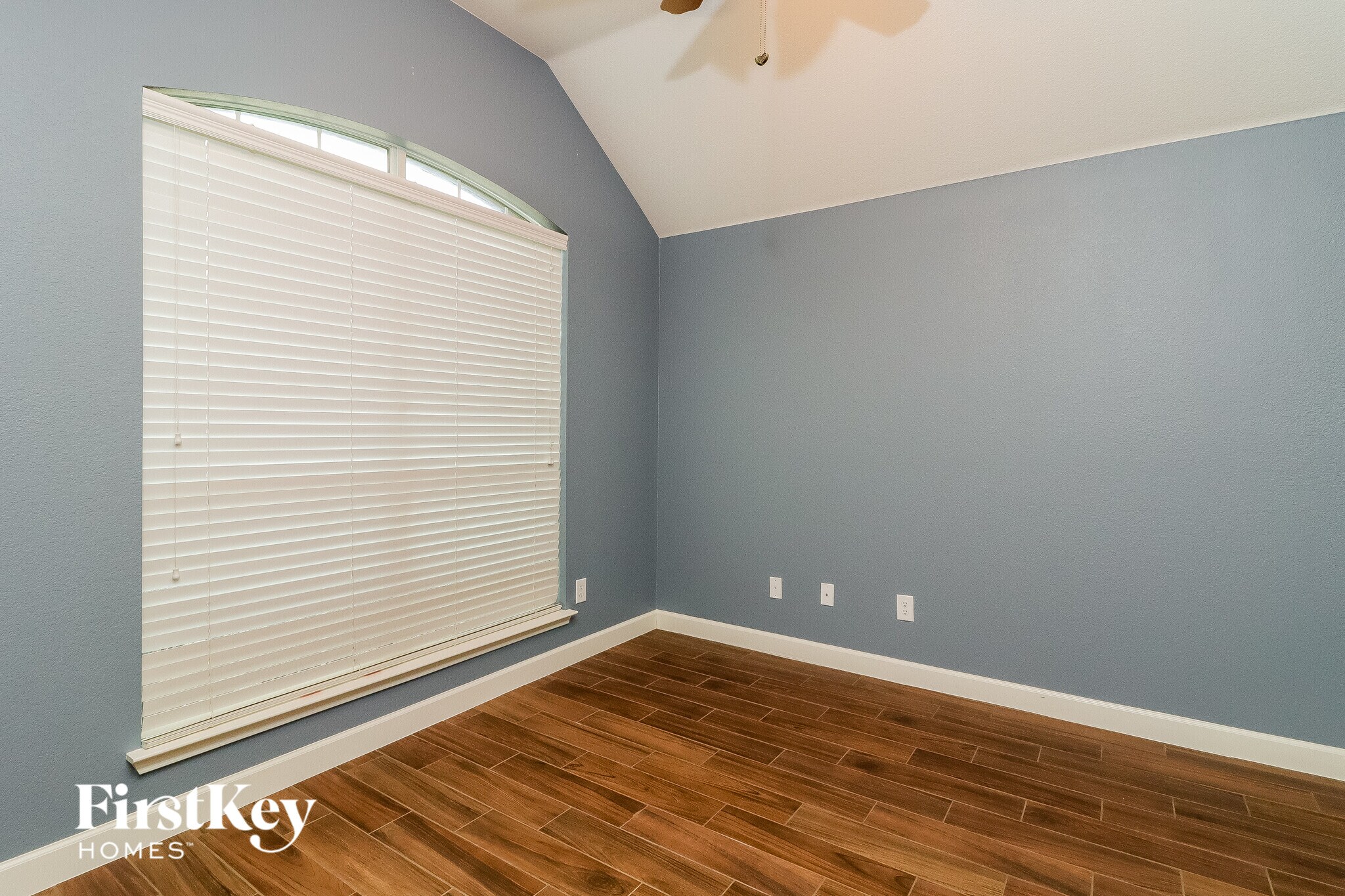 Building Photo - 1009 Sycamore St