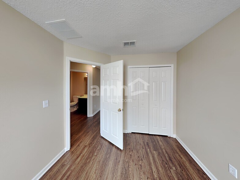 Building Photo - 612 Birchbark Trl