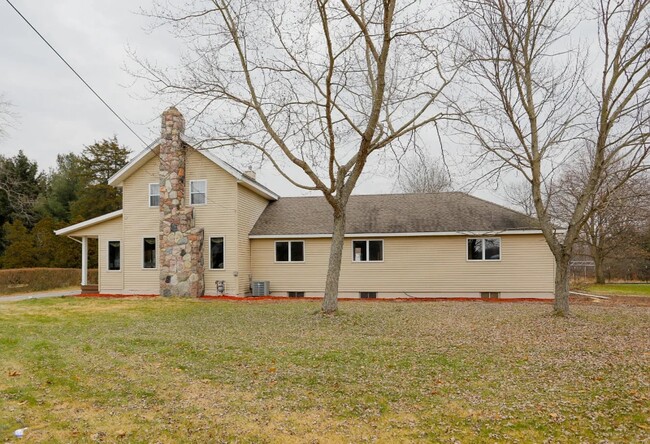 Building Photo - 60341 Constantine Rd