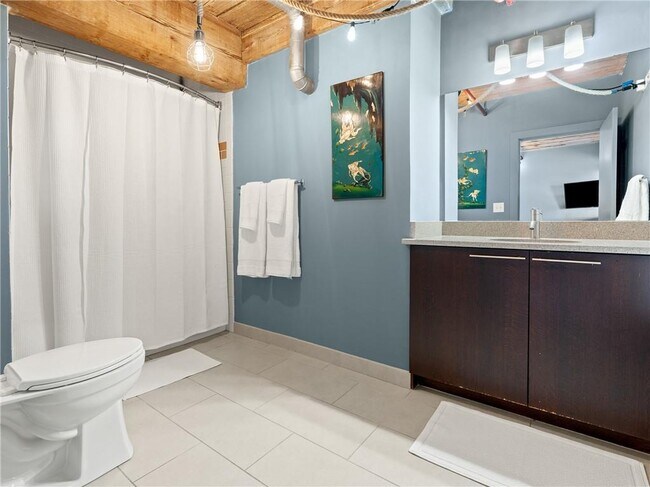 Building Photo - 170 Boulevard NE