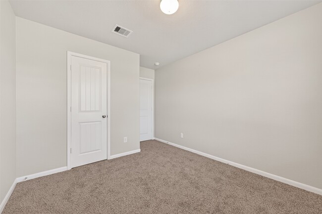 Building Photo - 7558 Highland Chase Dr