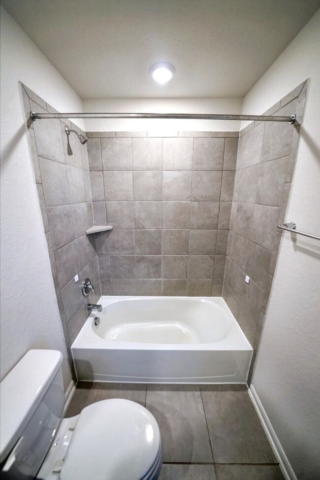Building Photo - Beautiful Home Now Available in Orchard Pa...