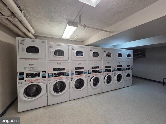 Building Photo - 3000 Spout Run Pkwy