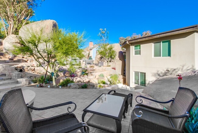 Building Photo - 28548 Meadow Glen Way W