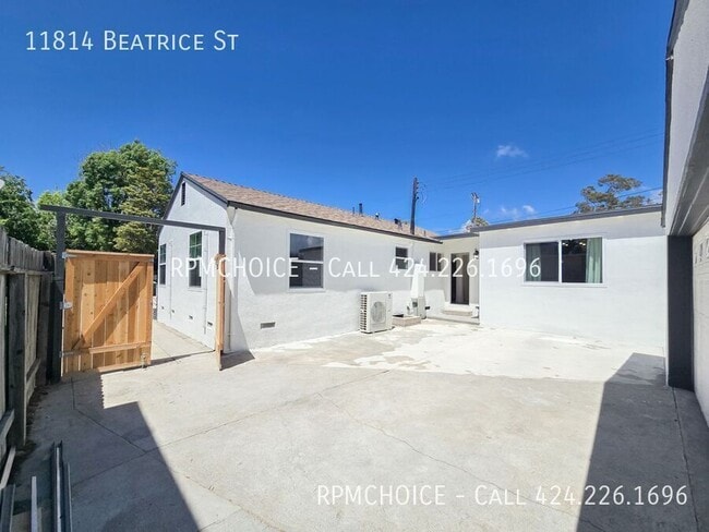 Building Photo - 11814 Beatrice St