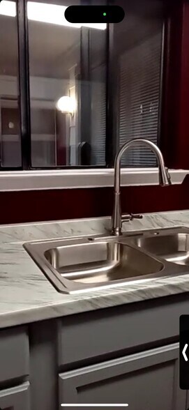 Kitchen - Window - 6646 E Lovers Ln